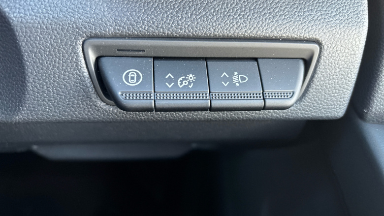 Nissan Primastar 30 L1 Diesel 2.0 dCi 150ps H2 Acenta Van